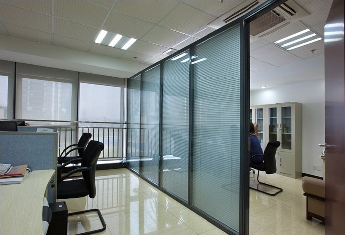 百叶玻璃隔断