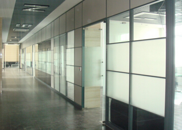 彩艺款办公隔断